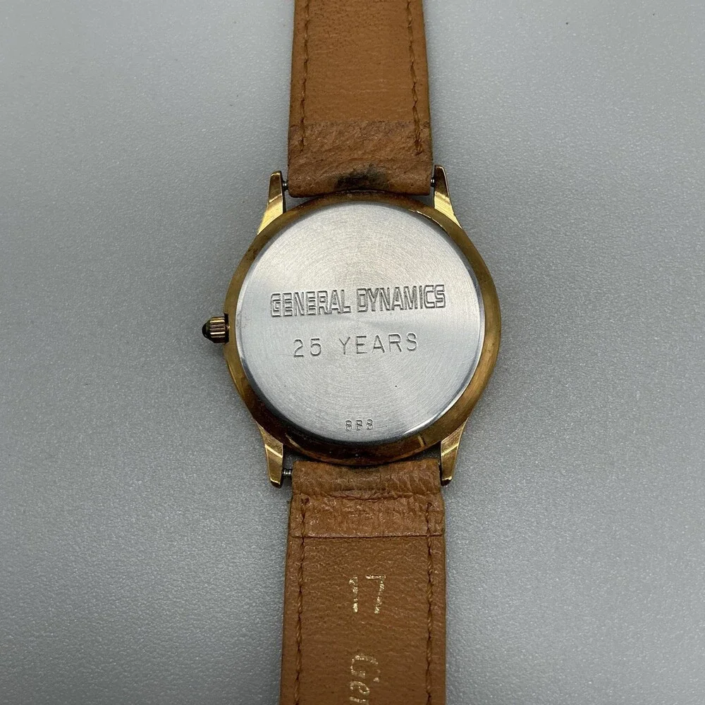 Vintage Versailles Womens Watch 31mm Gold Tone Leather Swiss Date New Battery